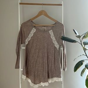 Hollister shirt good condition